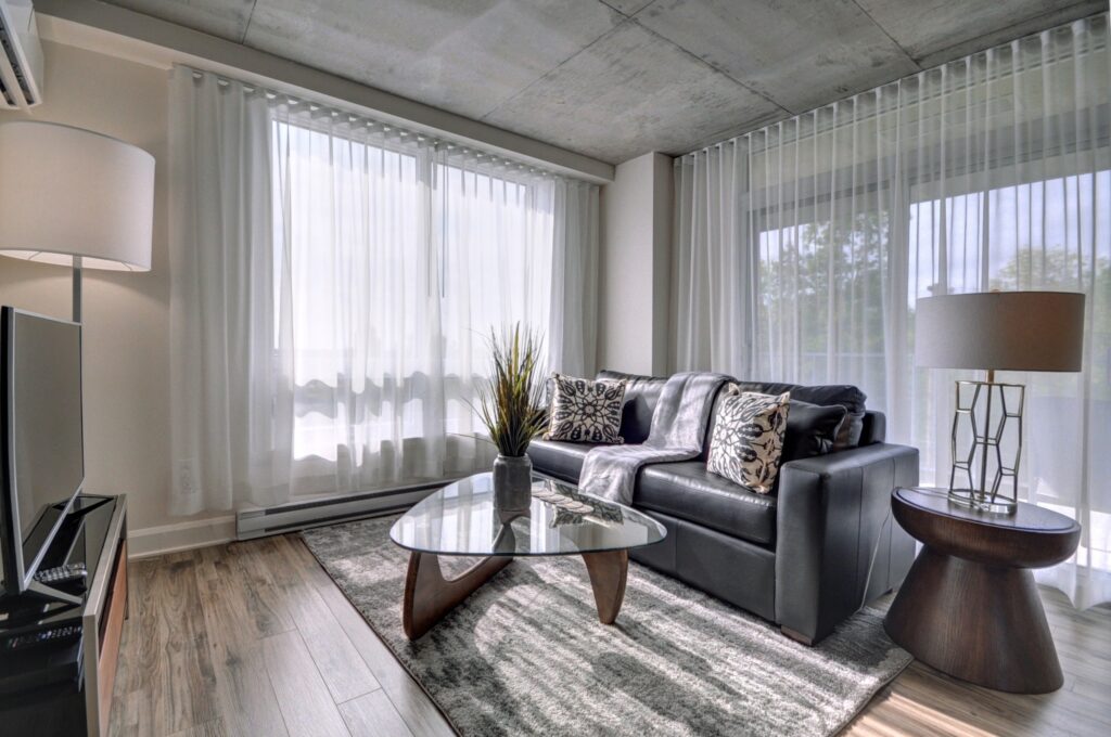suite-hotel-lobby-and-suites